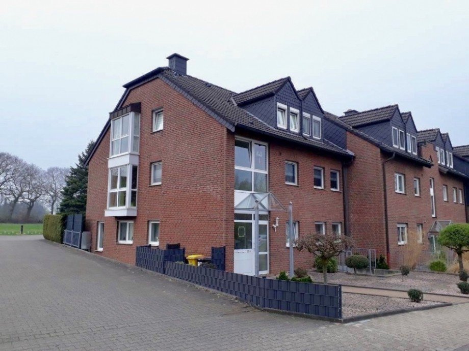 Hausansicht.png Etagenwohnung Bottrop