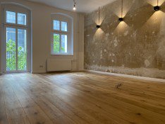 Hauptbild sanierte Altbauwohnung mit französischem Balkon (provisionsfrei)