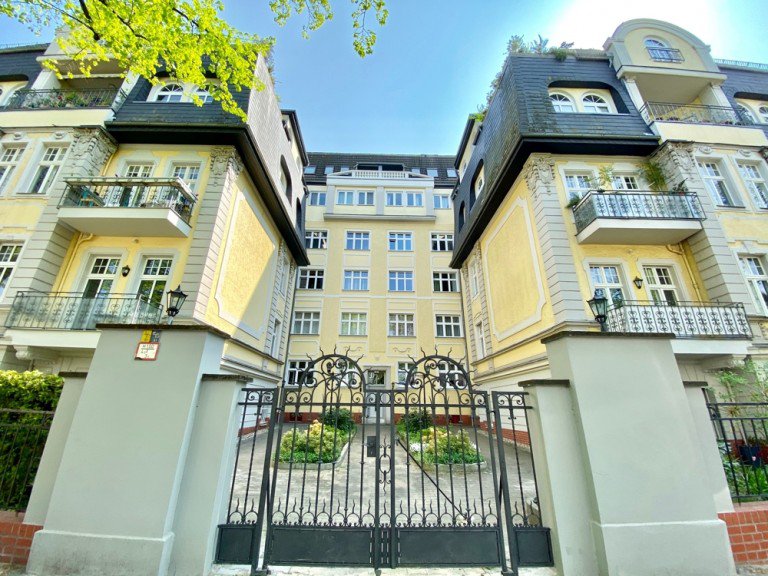Hausansicht2 Berlin Etagenwohnung Altbautraum in Berlin-Tempelhof
